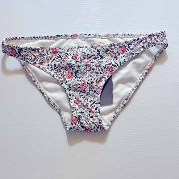 Abercrombie Classic Coverage Bikini Bain X-Small NWT - Picture 1 of 8